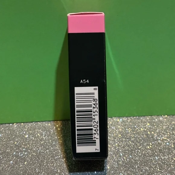 BNIB! MAC Amplified Crème Lipstick in SAINT GERMAIN 117 💄💖 - Picture 4 of 8